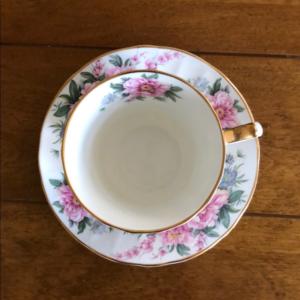 Allyn Nelson Fine Bone China Teacup and Saucer - Picture 5 of 8